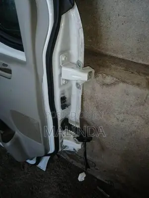 Suzuki Every (DA17) Complete LH Front Door - Reconditioned