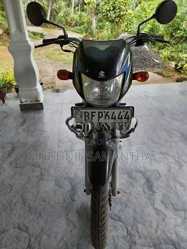 Bajaj CT100 2016