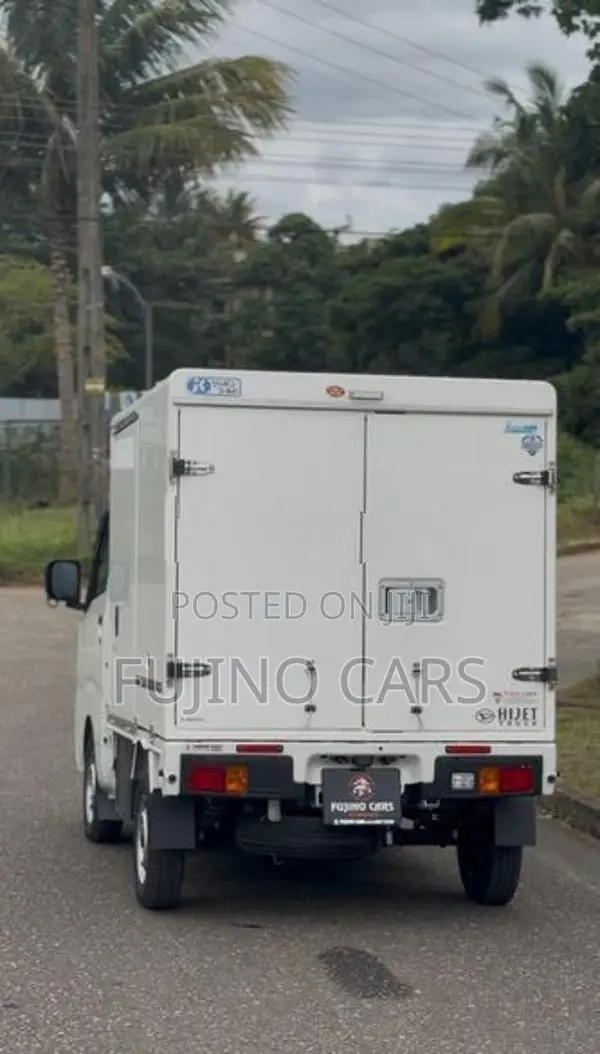Daihatsu Hijet Freezer 2025