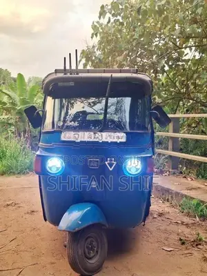 Bajaj RE 2011