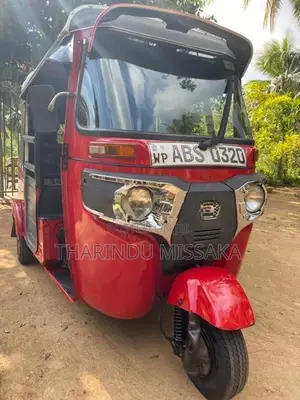 Bajaj RE 2018