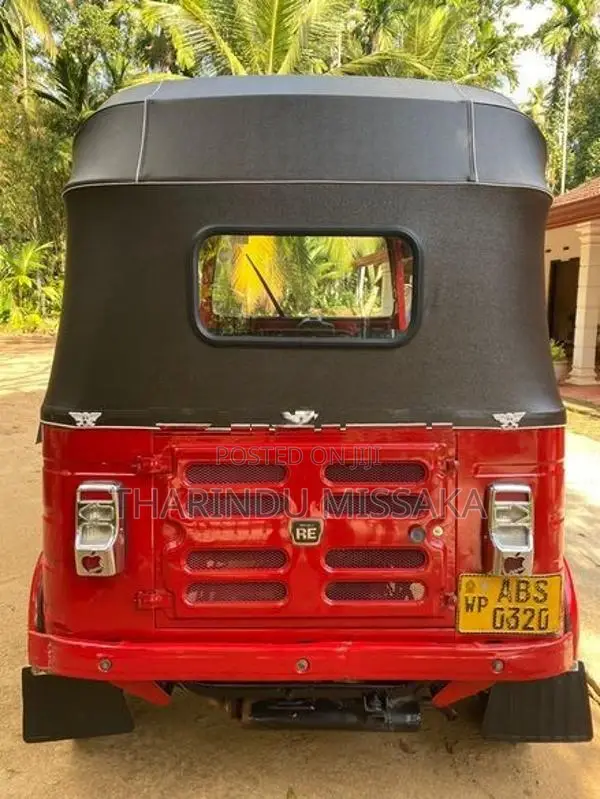 Bajaj RE 2018