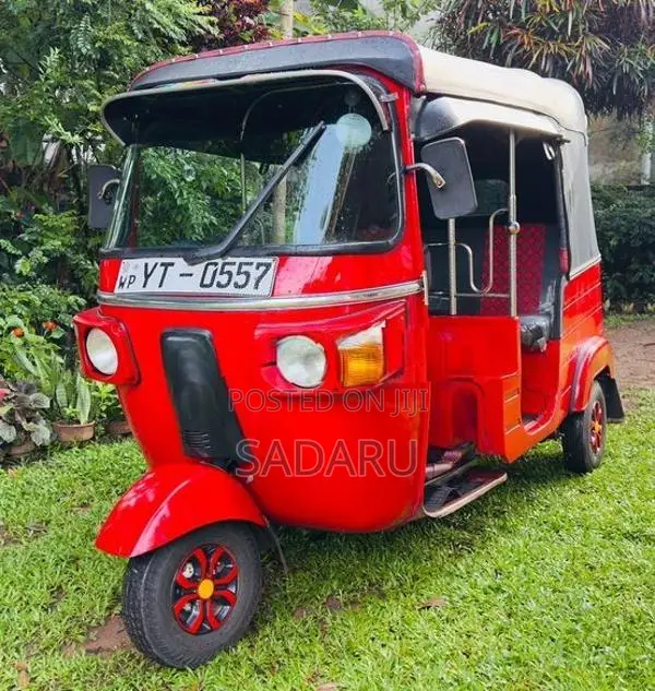 Bajaj RE 205cc 2011