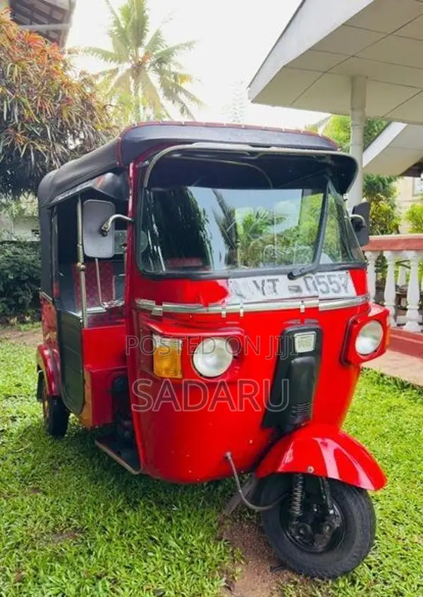 Bajaj RE 205cc 2011