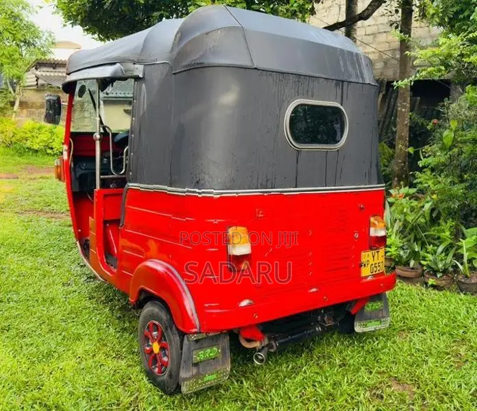 Bajaj RE 205cc 2011
