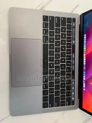 Apple MacBook Pro 2018 - i7 16GB RAM -256GB SSD