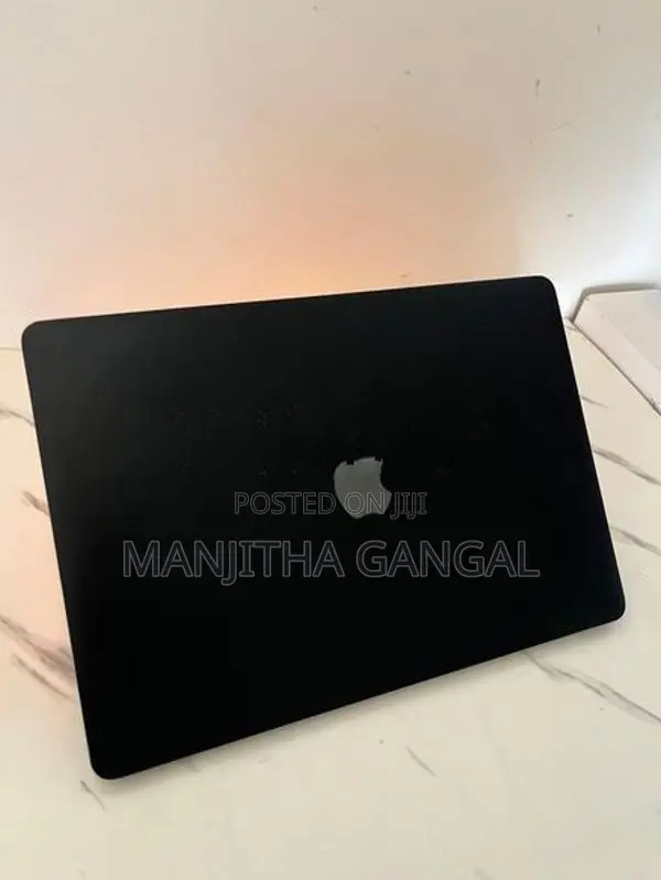 Apple MacBook Pro 2018 - i7 16GB RAM -256GB SSD
