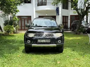 Mitsubishi Montero Sport 2012