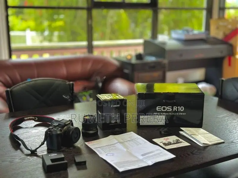 Canon EOS R10 Mirrorless Camera