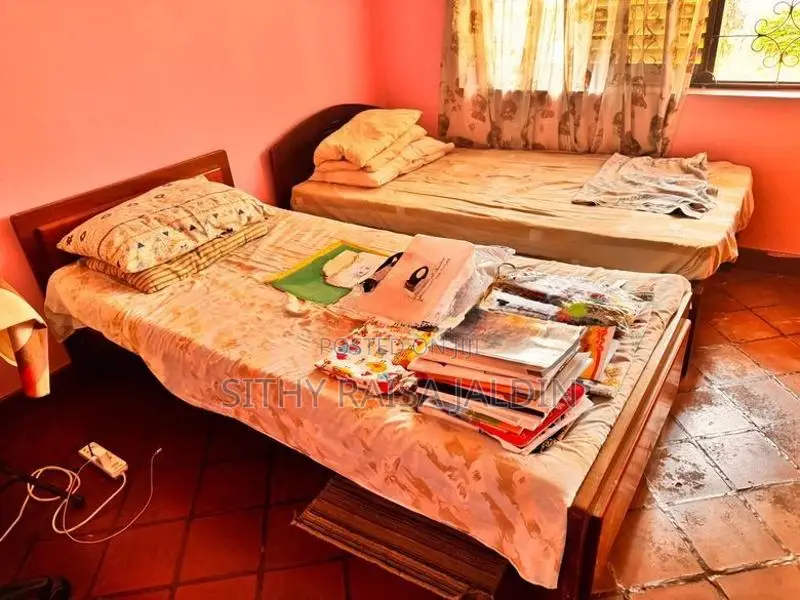 3 Beds with Mattress