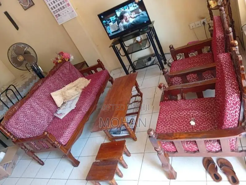 Sofa set with coffee table