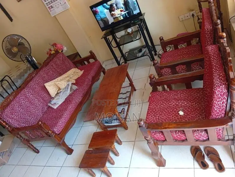 Sofa set with coffee table