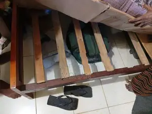 Wood bed