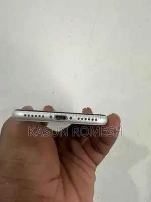 Apple iPhone SE 2 (Used)