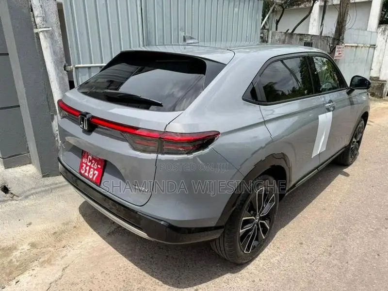 Honda Vezel Z premium 2025