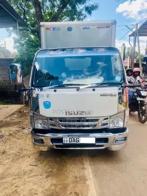 Isuzu Elf 2015
