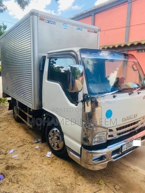 Isuzu Elf 2015