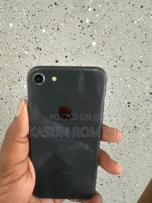 Apple iPhone 8 (Used)