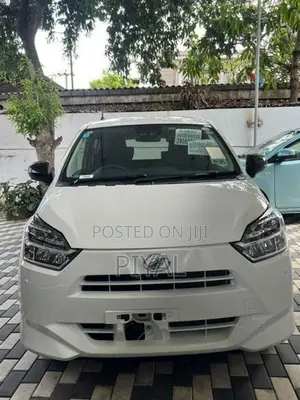 Daihatsu Mira E S 2025