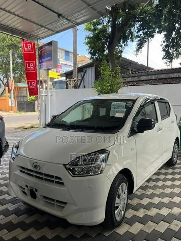 Daihatsu Mira E S 2025