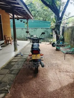 Bajaj Caliber 2004