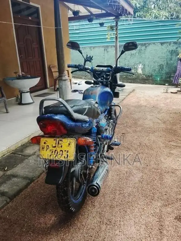 Bajaj Caliber 2004