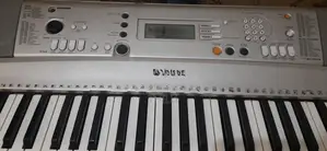 Electronic yamaha organ