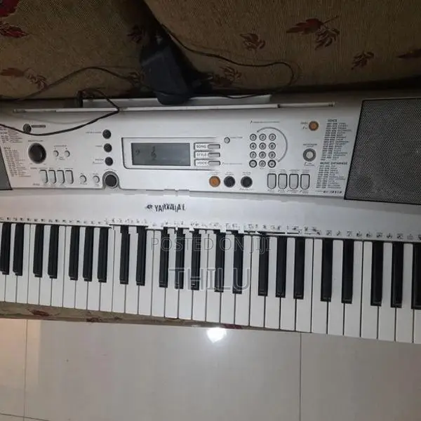 Electronic yamaha organ