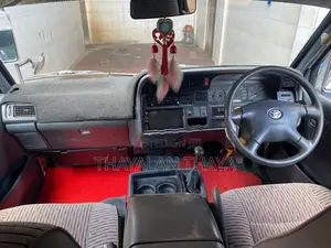 Toyota Dolphin LH113 1993