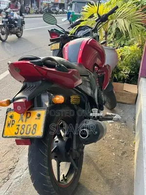 Yamaha FZ 2012