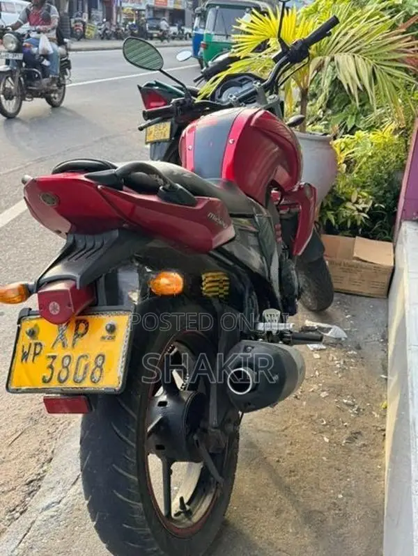 Yamaha FZ 2012