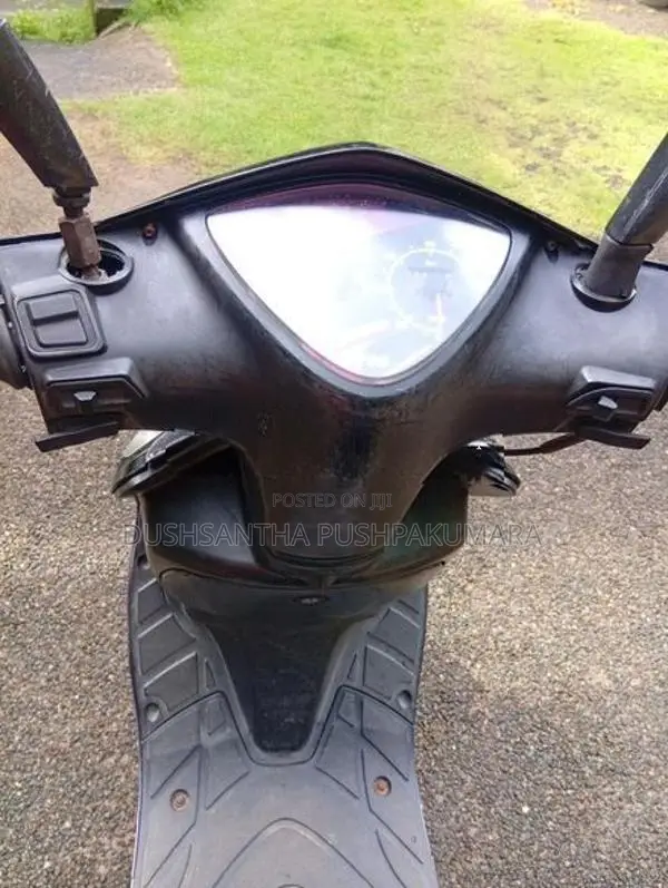 TVS Streak SCOOTY 2012