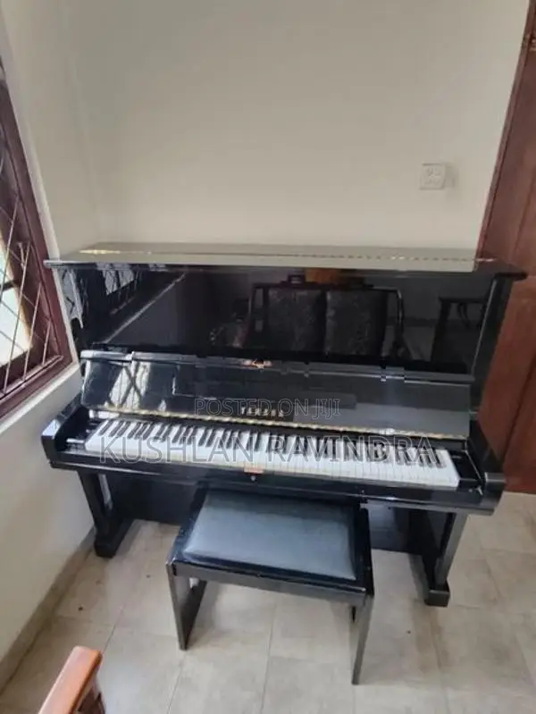 Yamaha U3E Keyboard