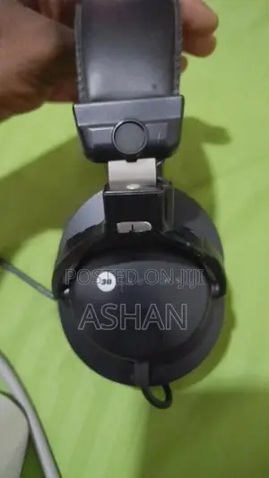 ​Audio-Technica ATH-M30 Studio Monitor Headphones