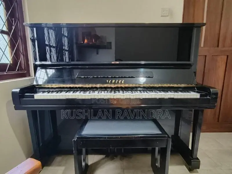 Yamaha U3E Keyboard