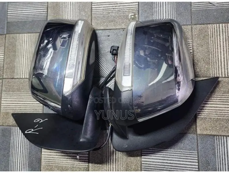 Navara Winker Mirror