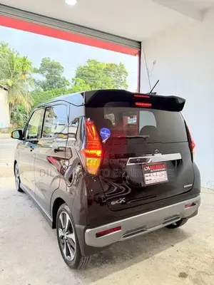 Mitsubishi EK Custom X Cross 2023