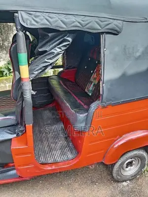 Bajaj RE 2019