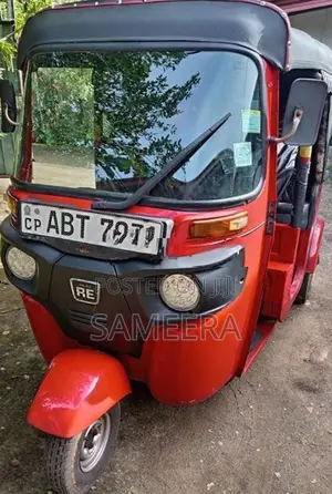 Bajaj RE 2019