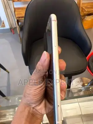 Apple iPhone XR (Used)