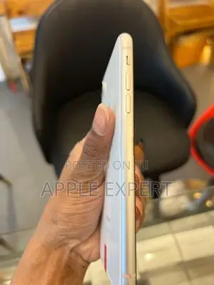 Apple iPhone XR (Used)