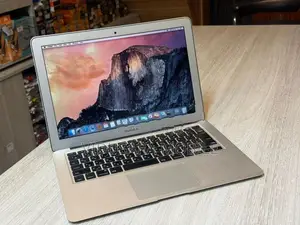 Apple MacBook Air A1466 8GB Ram/128GB