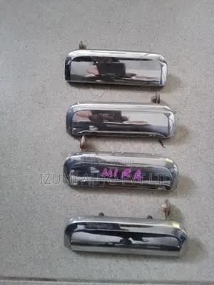 Daihatsu MiRA Gino L700 Four Door Handle