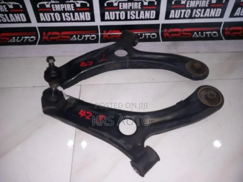 Suzuki Spacia MK 42 Lower control Arm