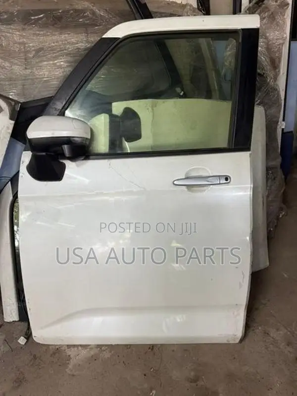 Toyota Roomy M900 front Door