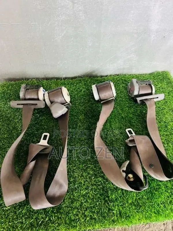 Hiace /Dolphin Rear Seat Belts