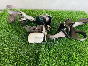 Hiace /Dolphin Rear Seat Belts