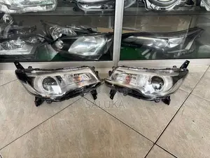 Nissan B21W Dayz Highway Star Head Light