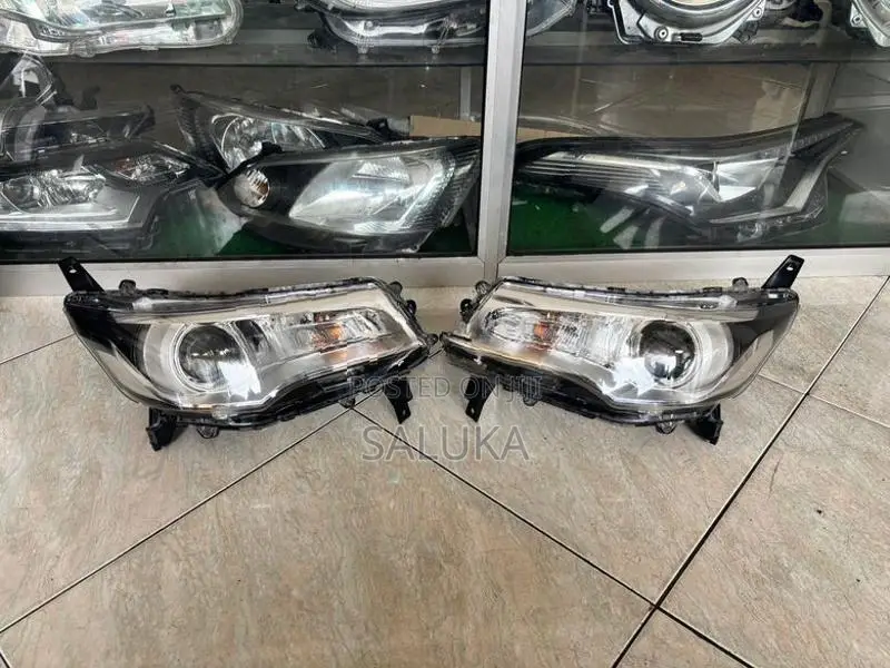 Nissan B21W Dayz Highway Star Head Light