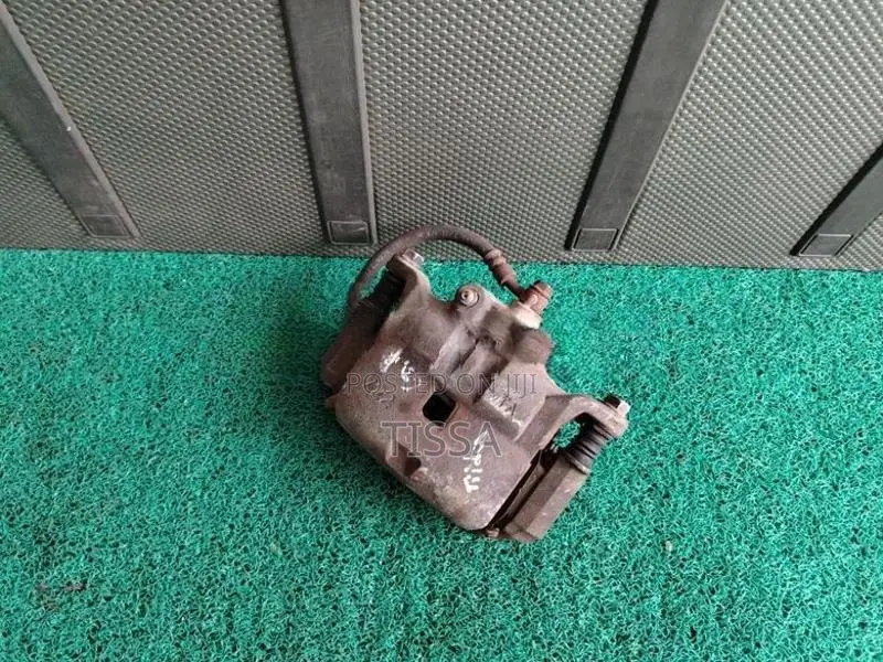 Nissan Bluebird G11 Front Brake Caliper
